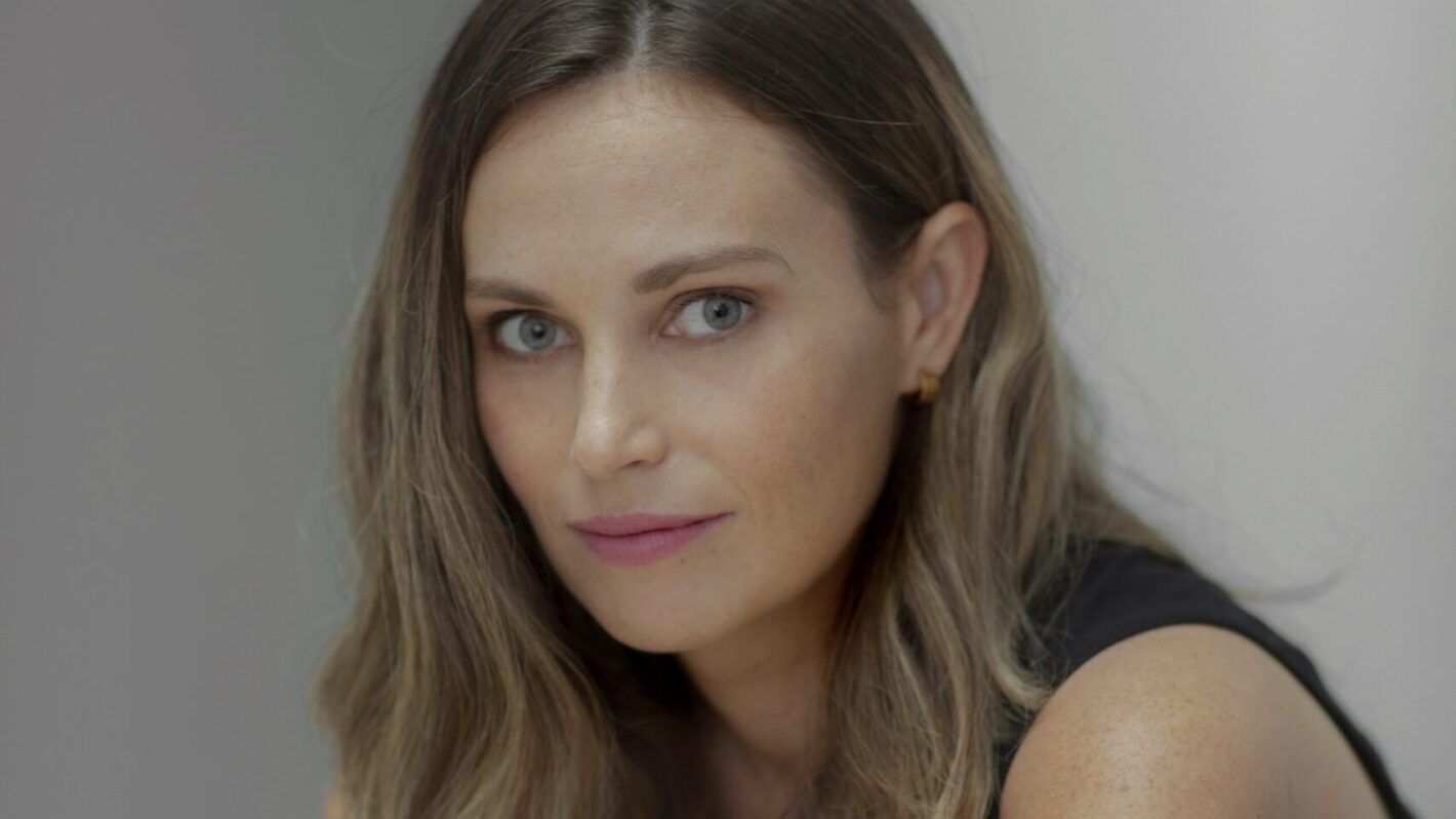 Author Carley Fortune